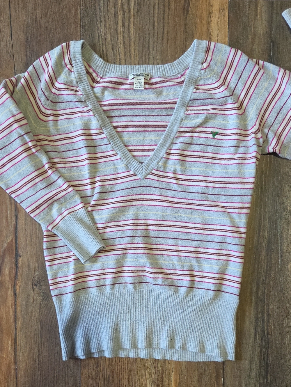 Title: American Eagle Striped V-Neck Sweater Gray Pink Women’s Medium